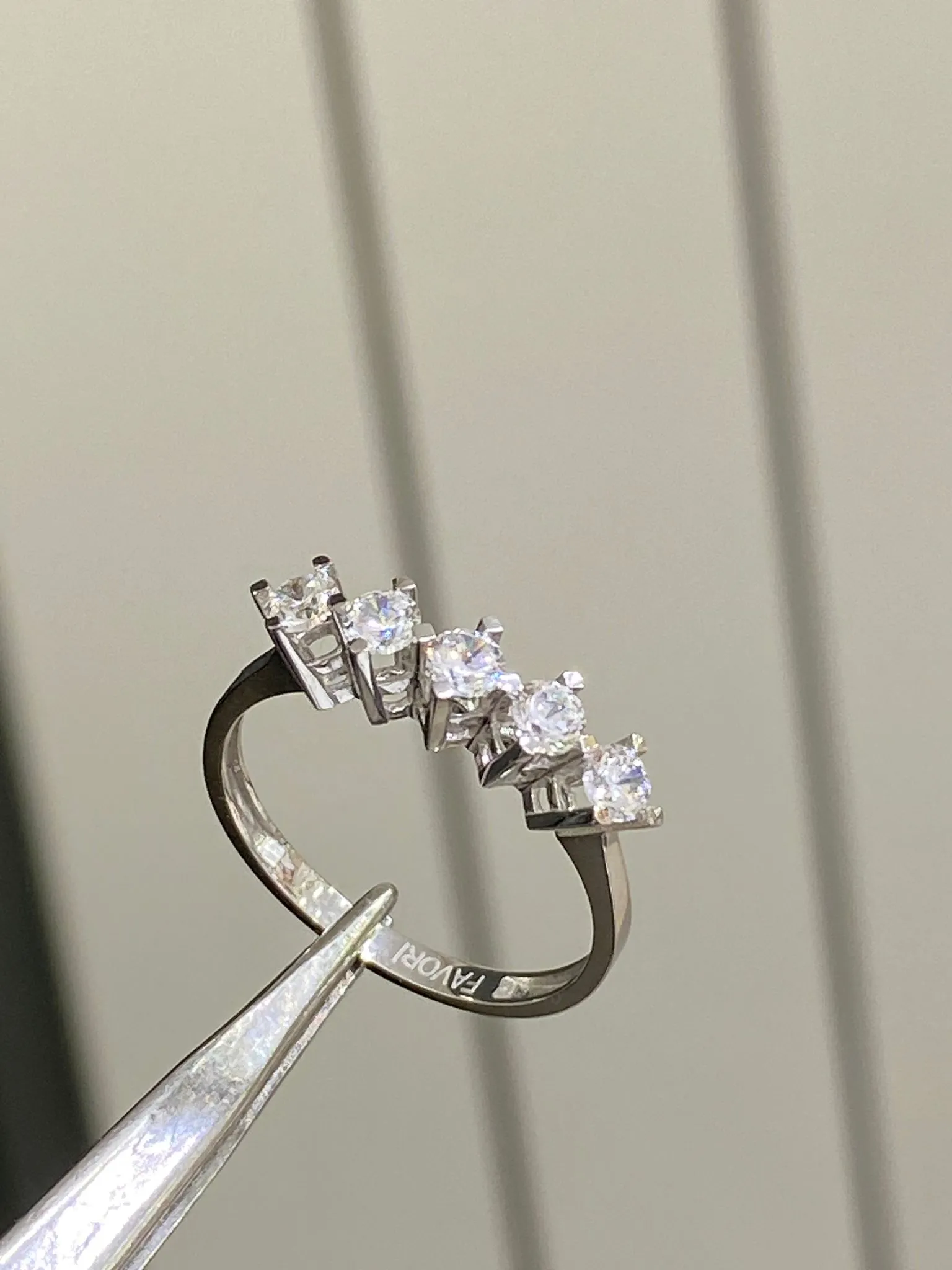 Favori Marka Beş Taş Yüzük