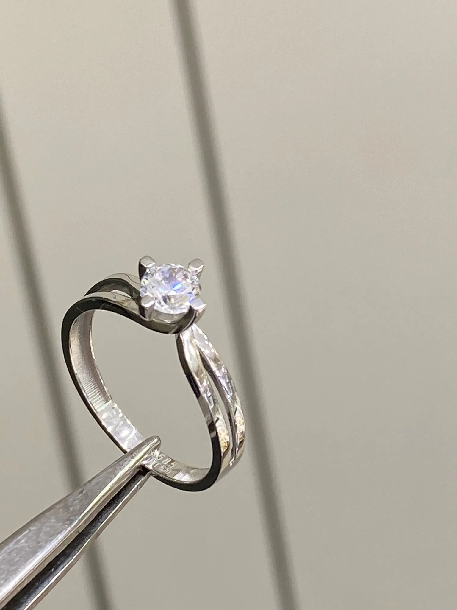 Favori Marka Tasarım Model Tek Taş Yüzük