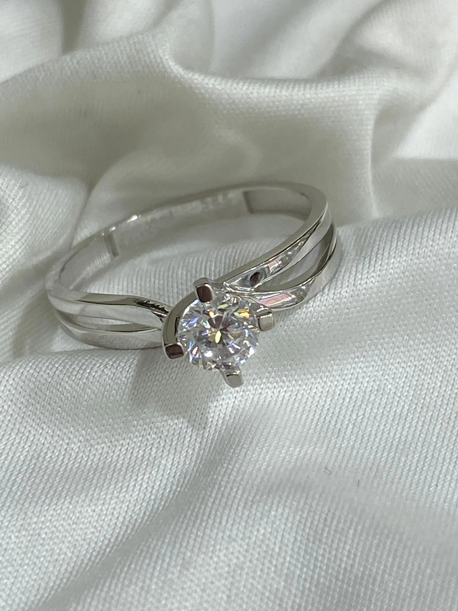 Favori Marka Tasarım Model Tek Taş Yüzük