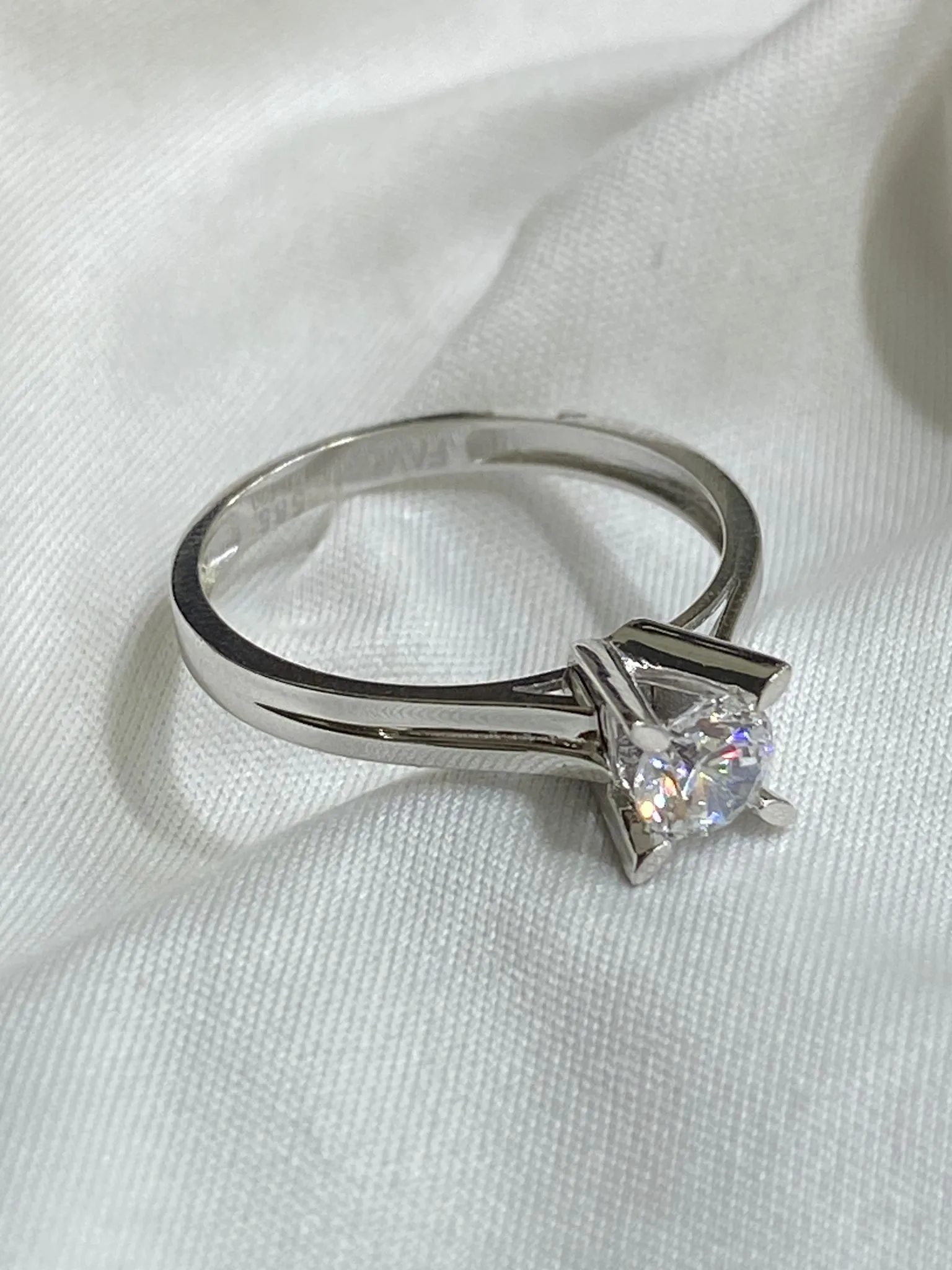 Favori Marka Tek Taş Yüzük