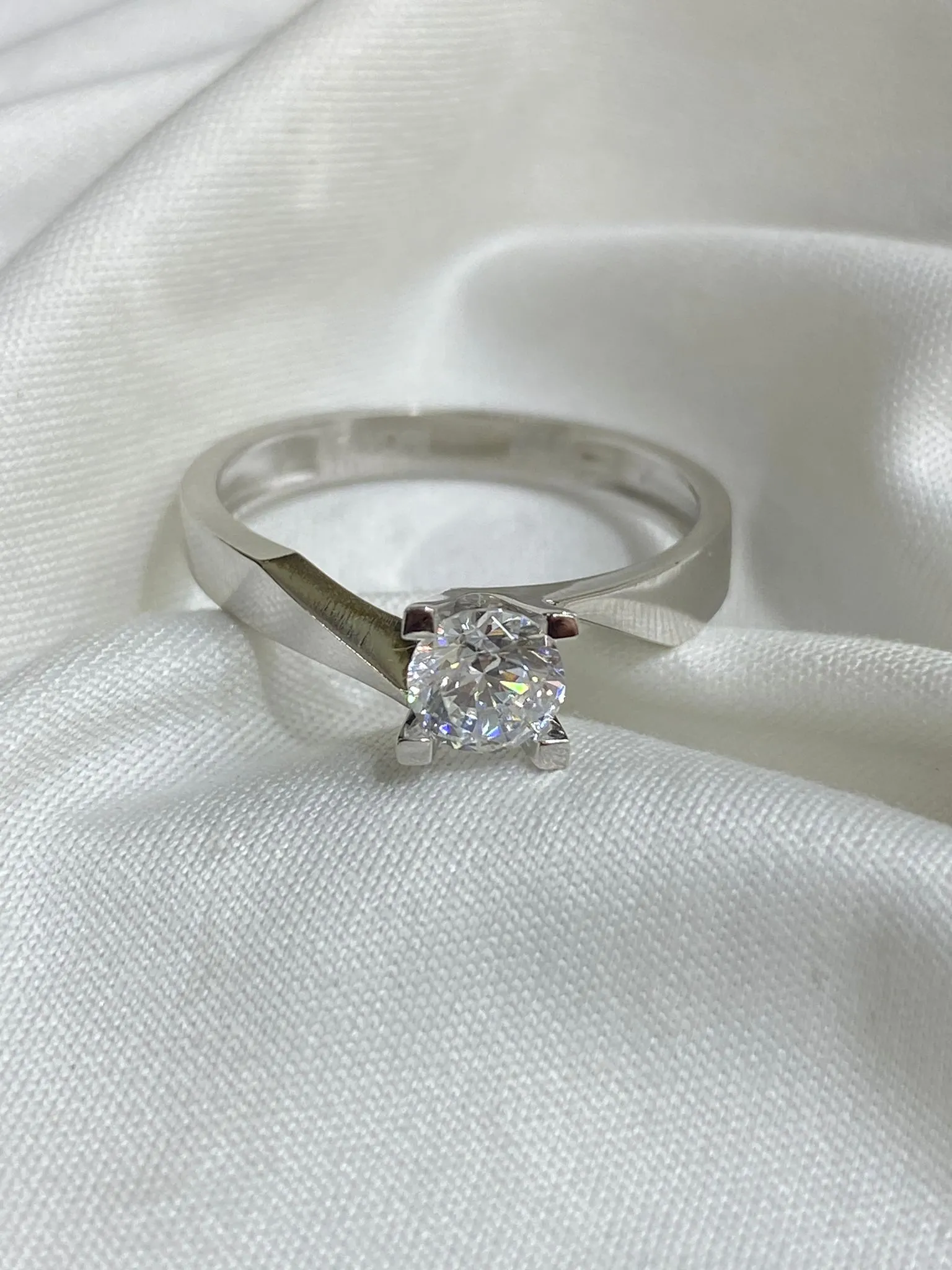 Favori Marka Tek Taş Yüzük