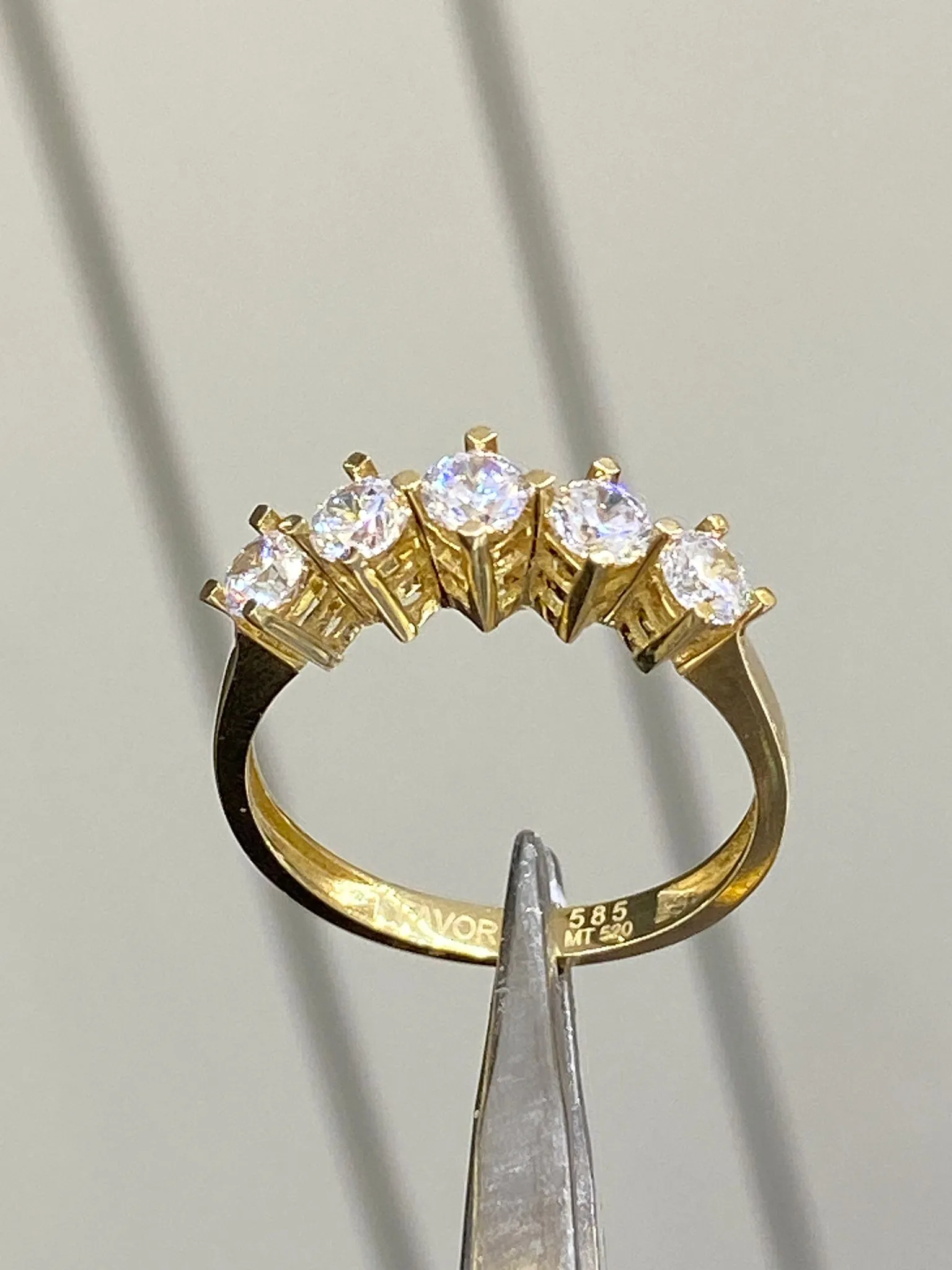 Favori Marka Beş Taş Yüzük