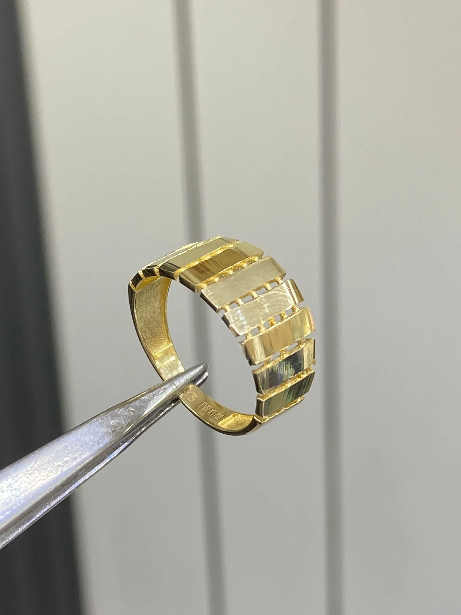 Favori Marka İtlayan Model Yüzük