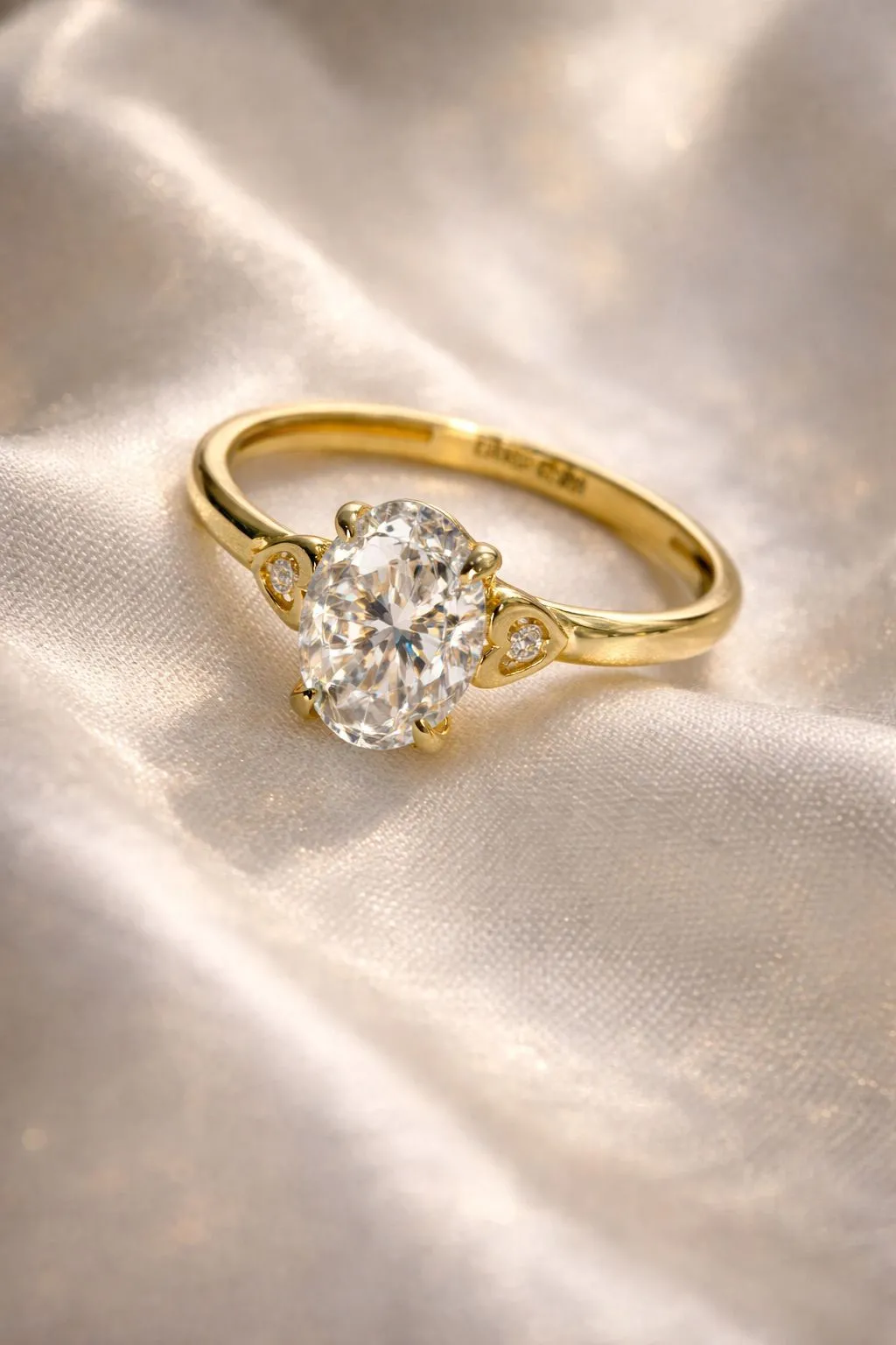 Favori Marka Oval Taşlı Model Yüzük