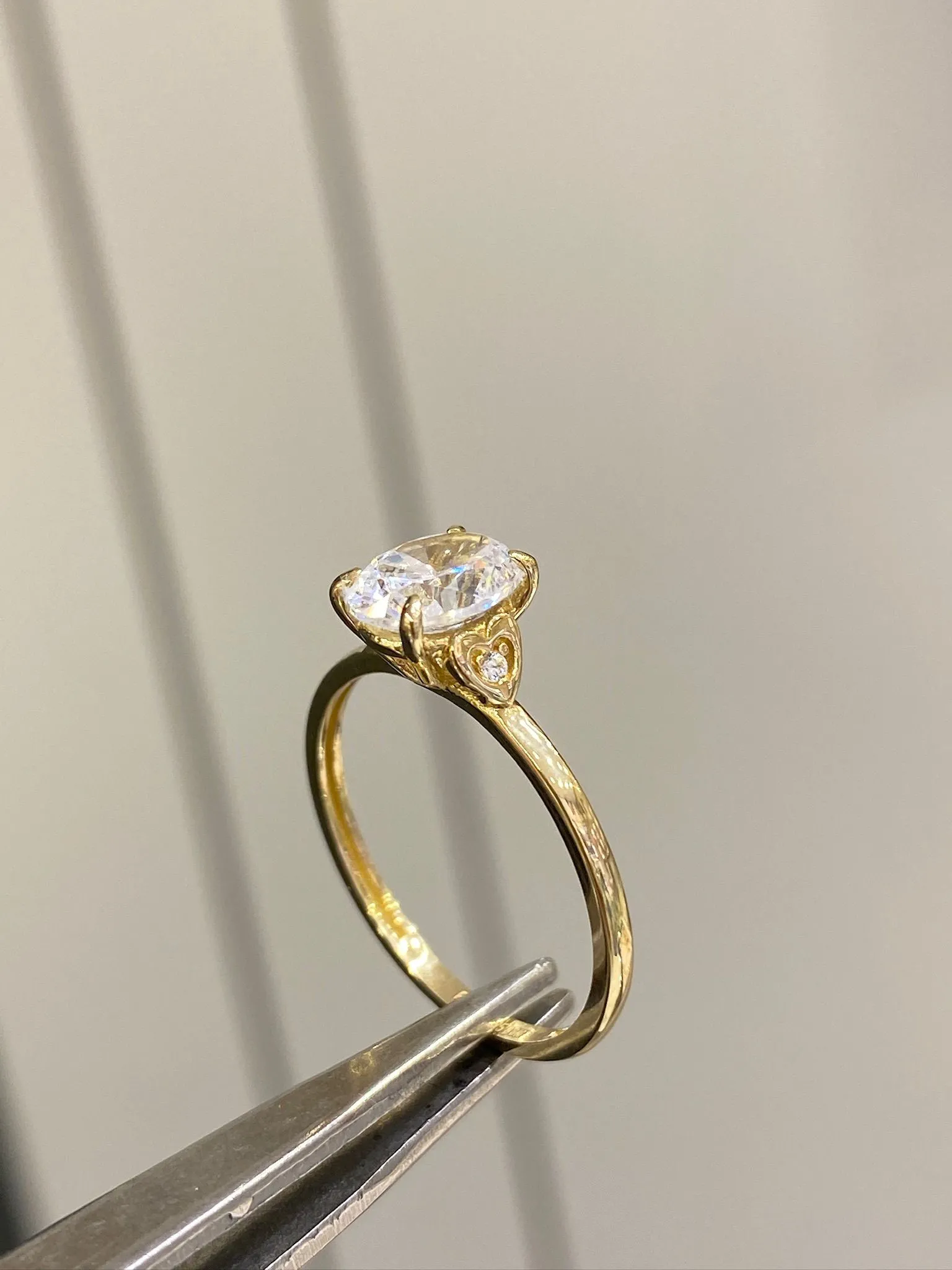 Favori Marka Oval Taşlı Model Yüzük