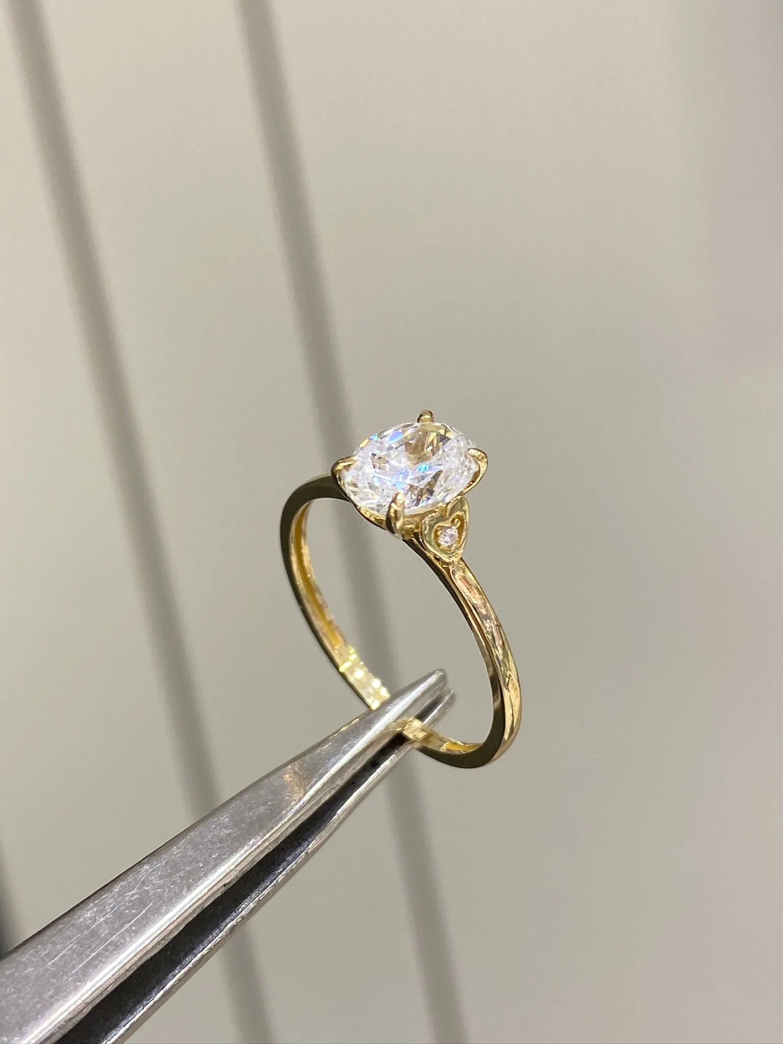 Favori Marka Oval Taşlı Model Yüzük