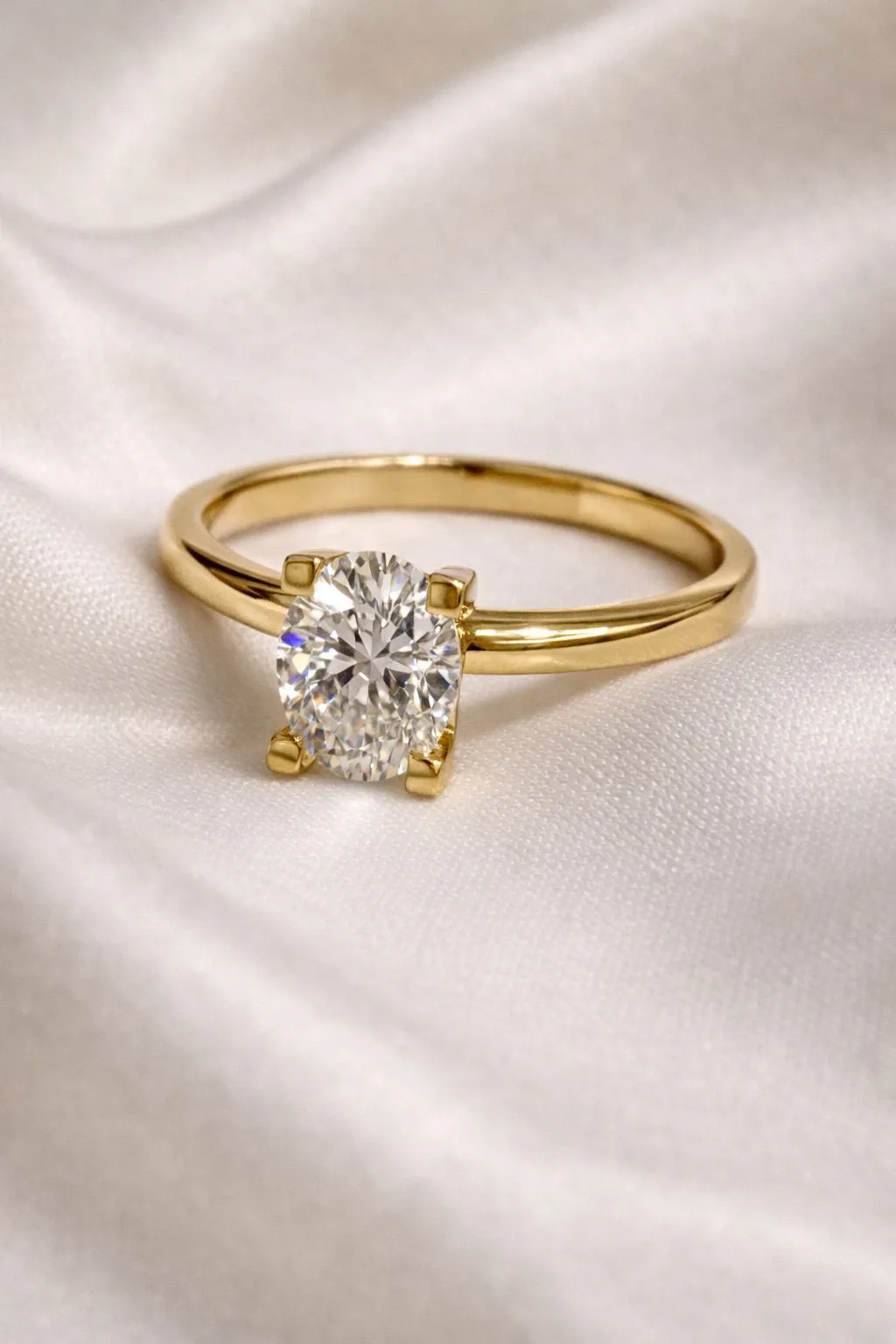 Favori Marka Oval Tektaş Model Yüzük