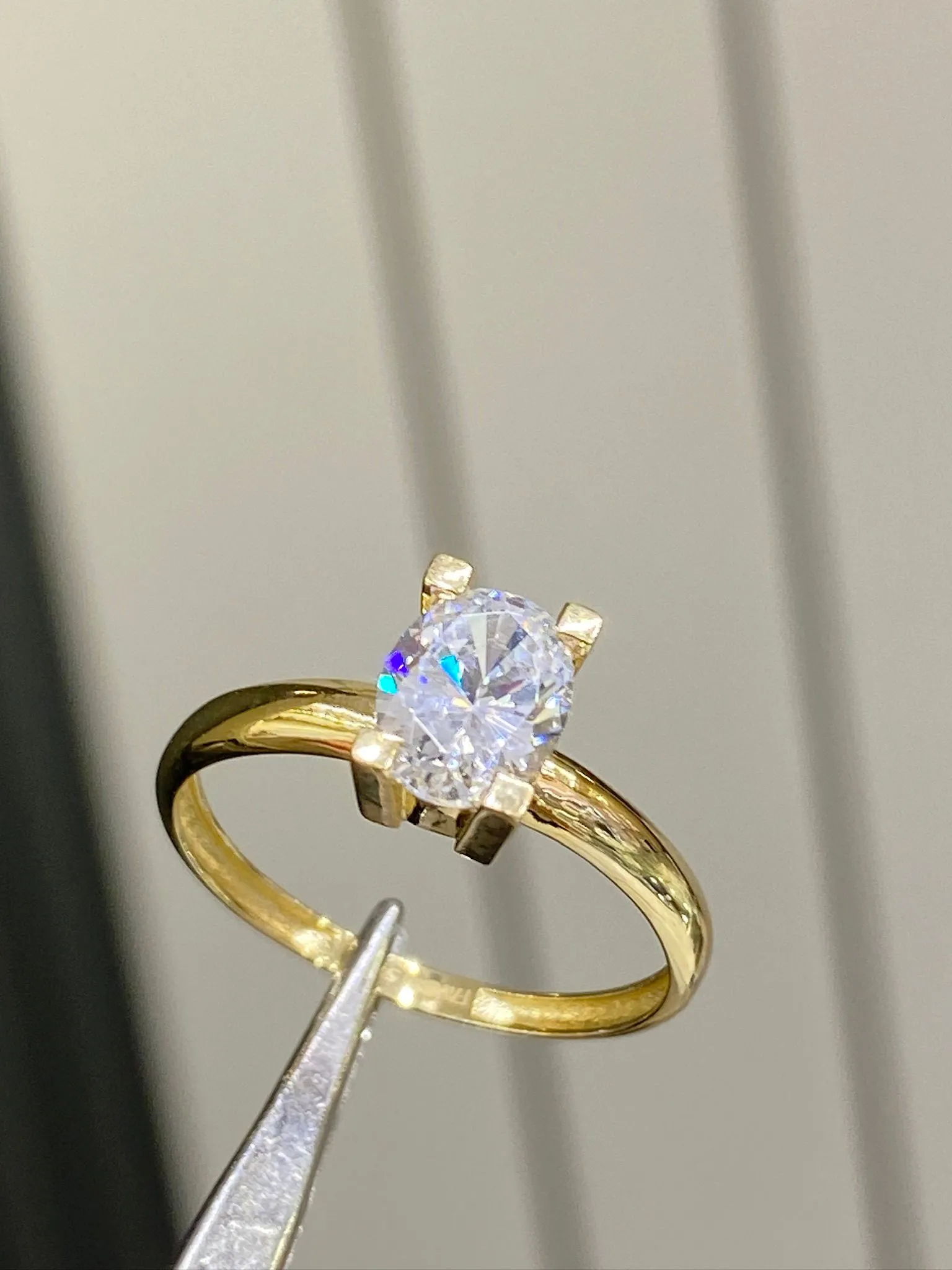 Favori Marka Oval Tektaş Model Yüzük