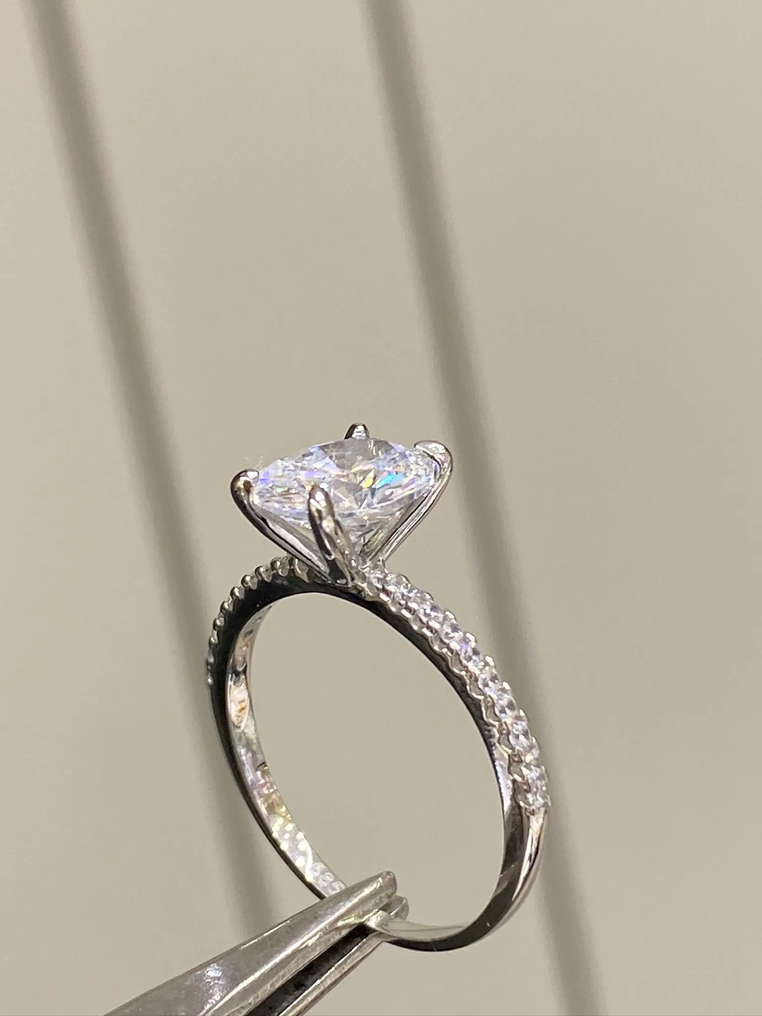 Favori Marka Oval Taşlı Model Yüzük