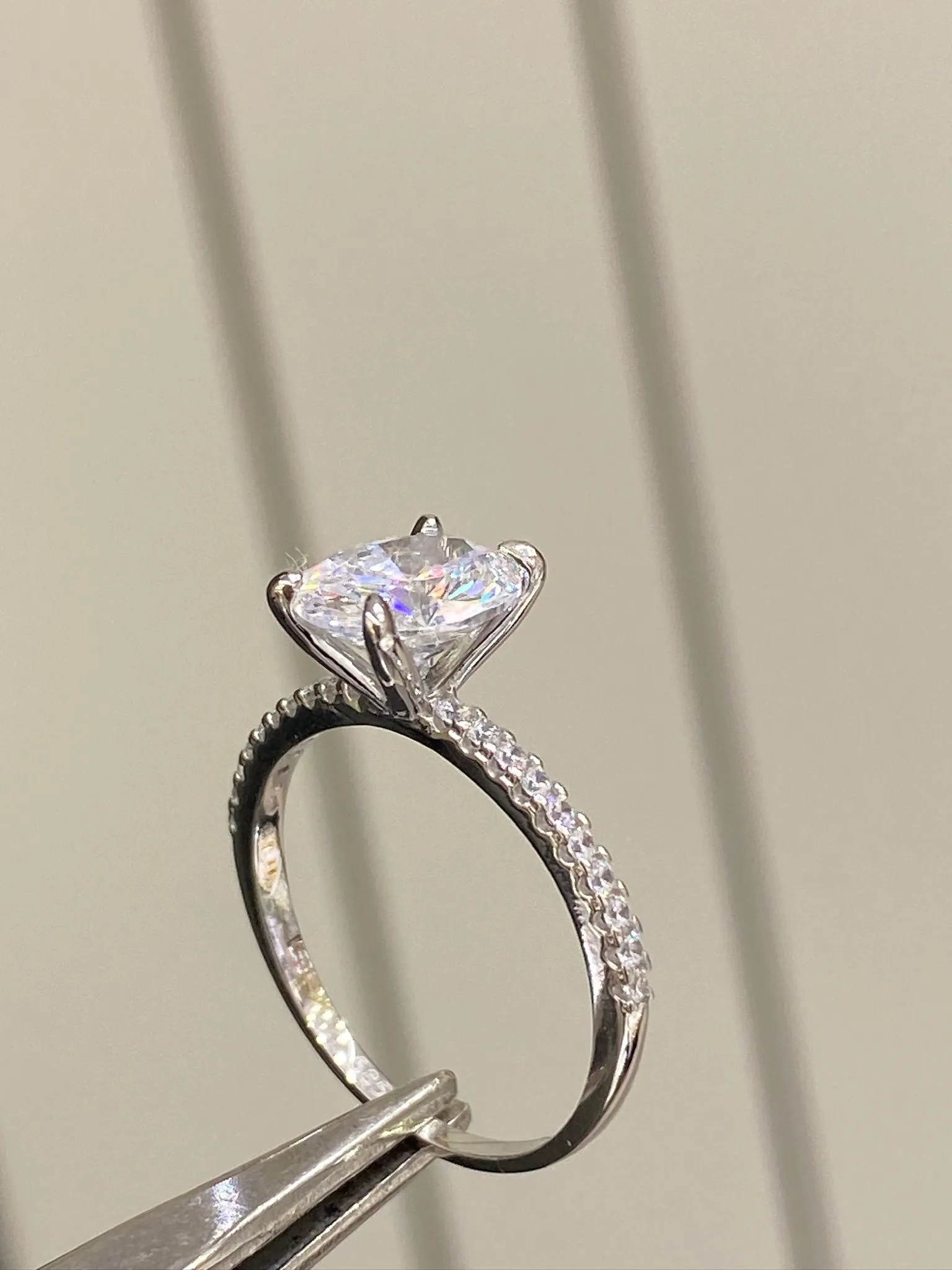 Favori Marka Oval Taşlı Model Yüzük