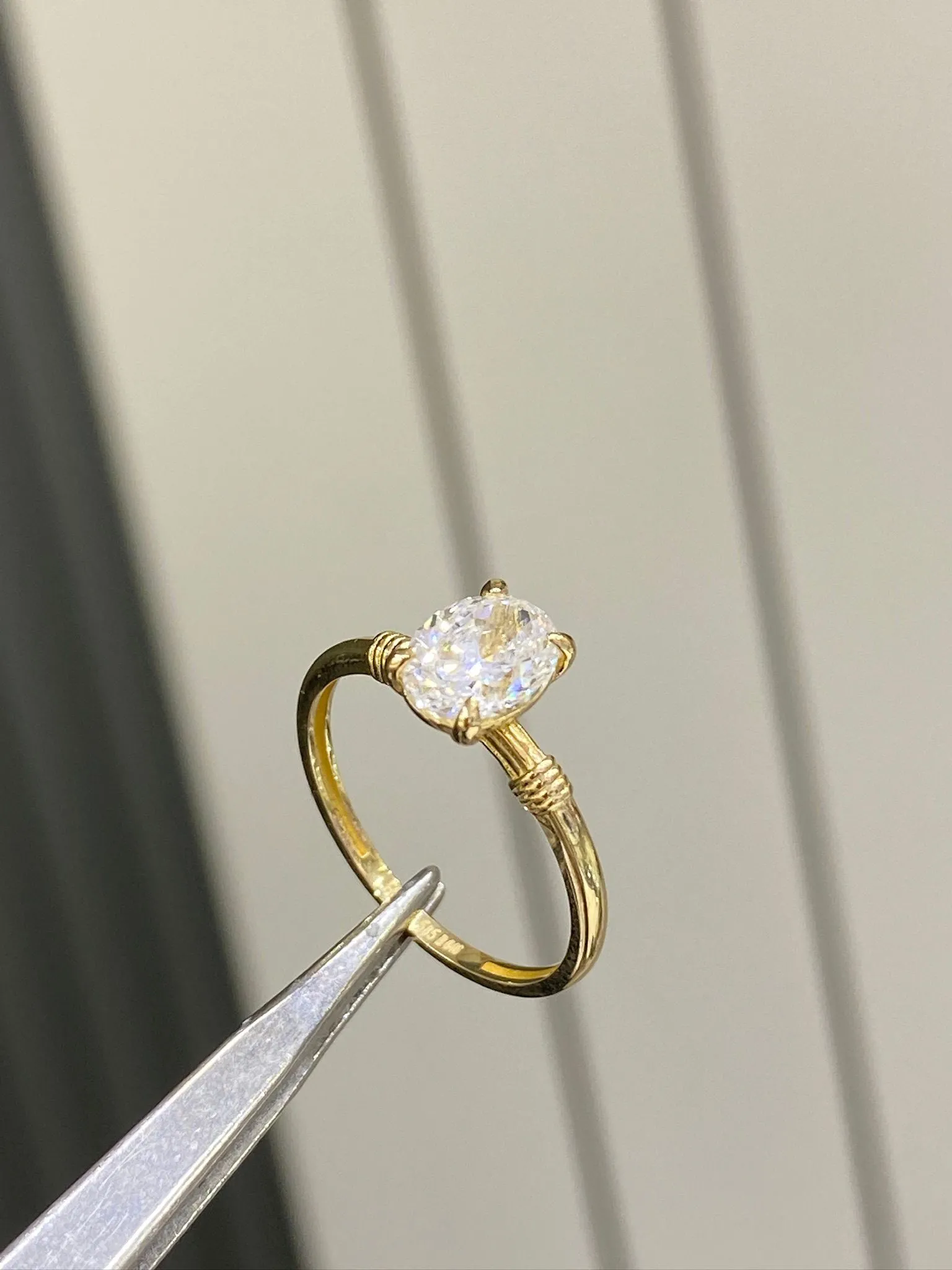 Favori Marka Oval Taşlı Model Yüzük