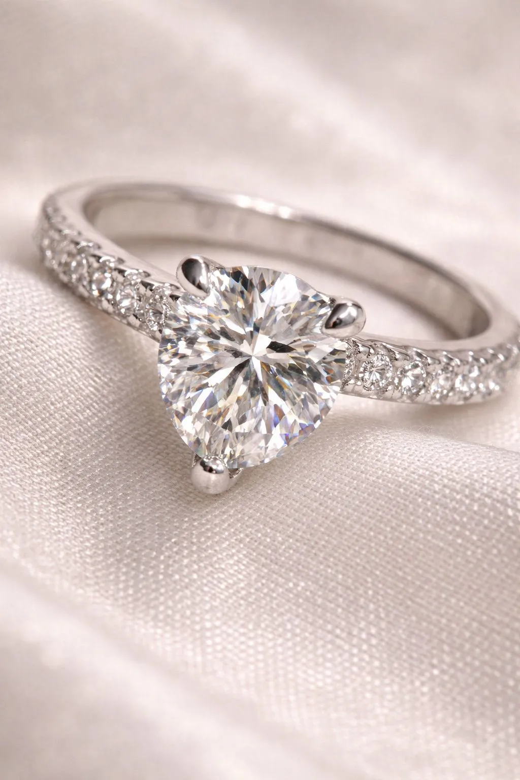 Favori Marka Kalpli Tektaş Model Yüzük