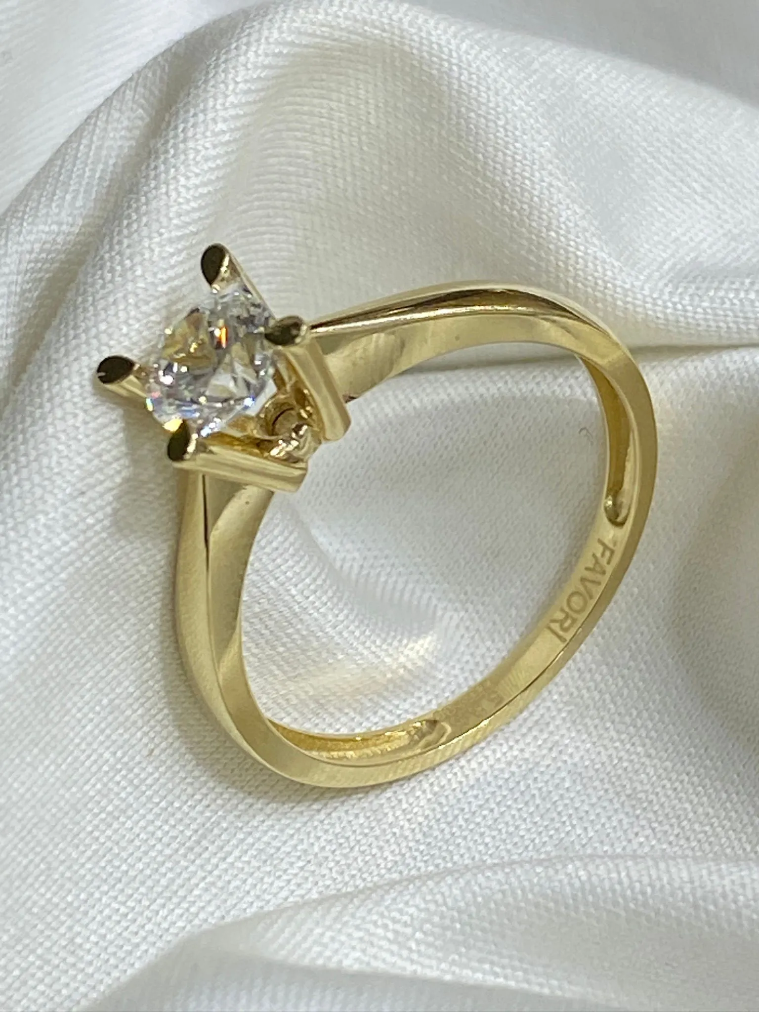 Favori Marka Tektaş Model Yüzük