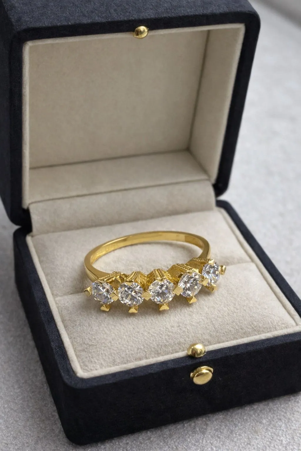 Favori Marka Beştaş Model Yüzük