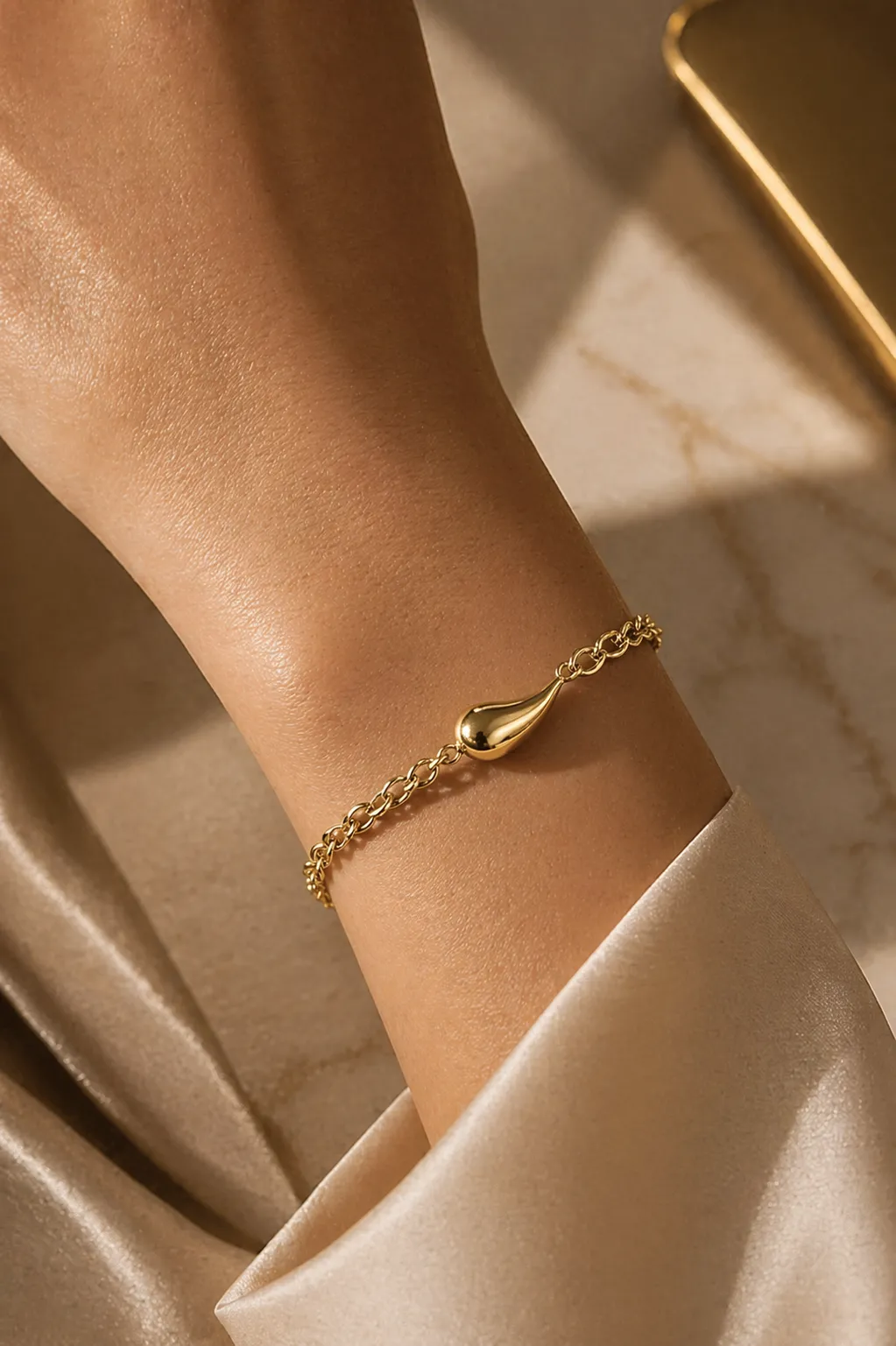 Favori Marka Damla Model Bileklik