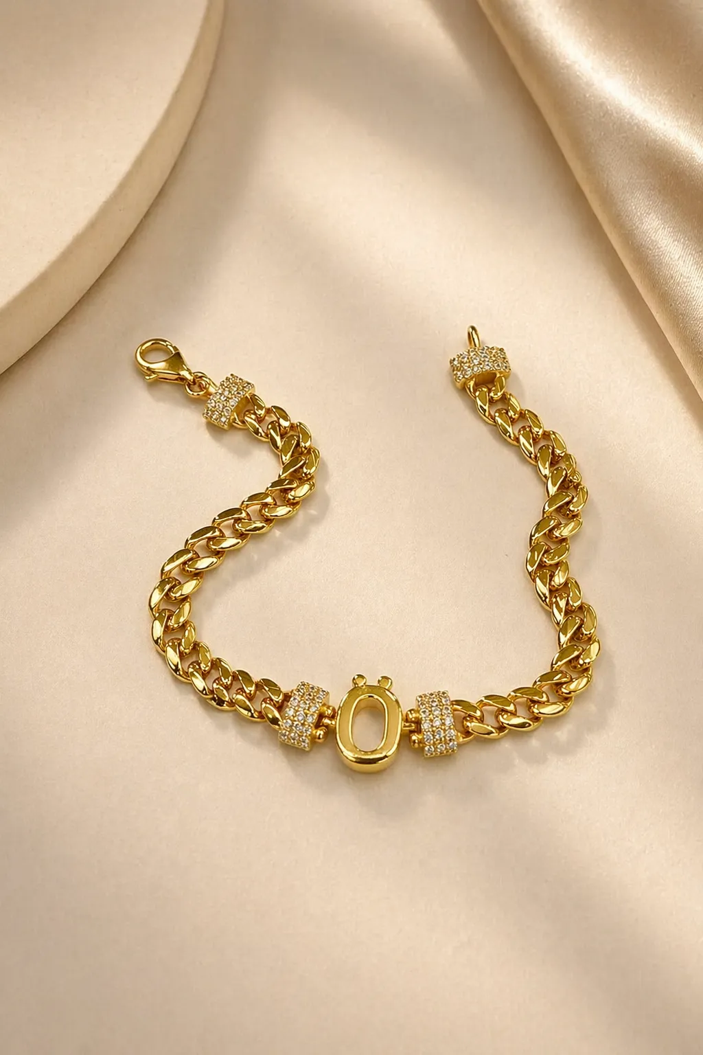 Favori Marka Ö Harfi Bileklik 