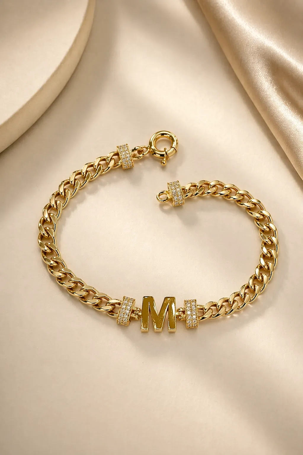 Favori Marka M Harfi Bileklik 