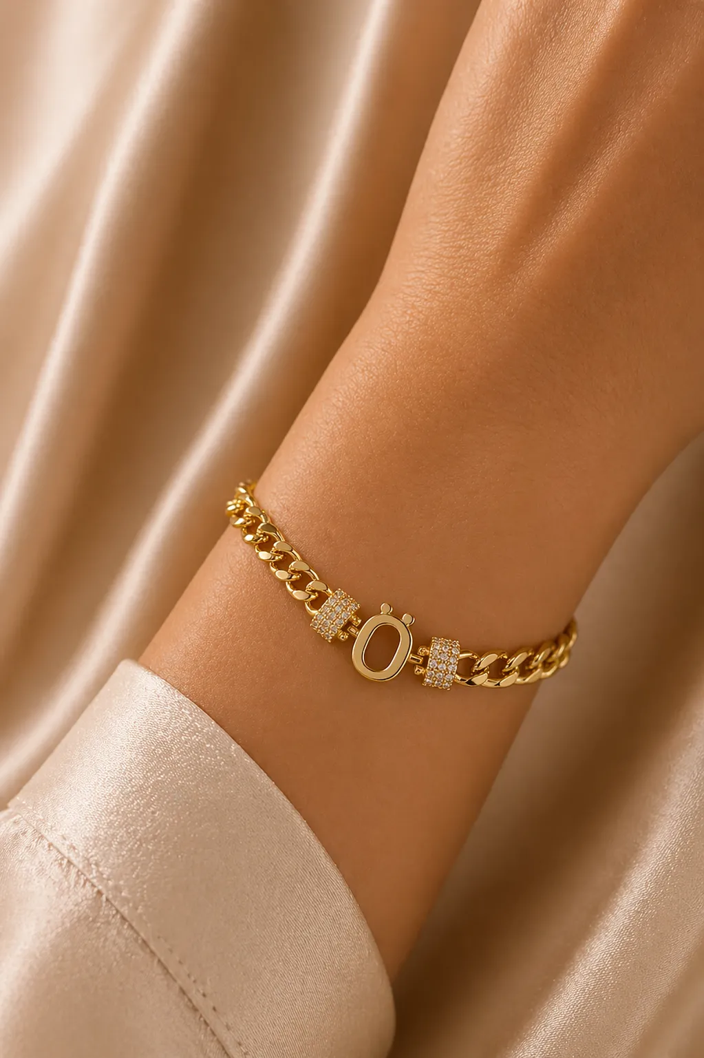 Favori Marka Ö Harfi Bileklik 