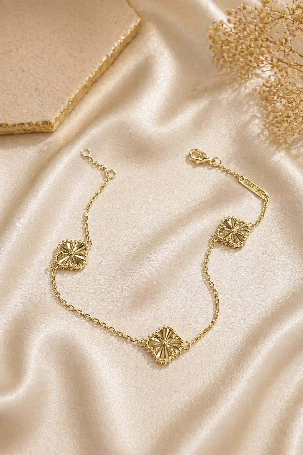 Favori Marka Yonca Model Bileklik 