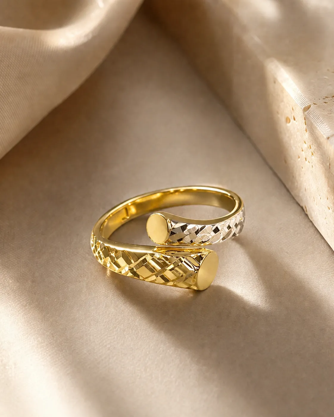 Favori Marka Çift Renk Kalemli Model Yüzük