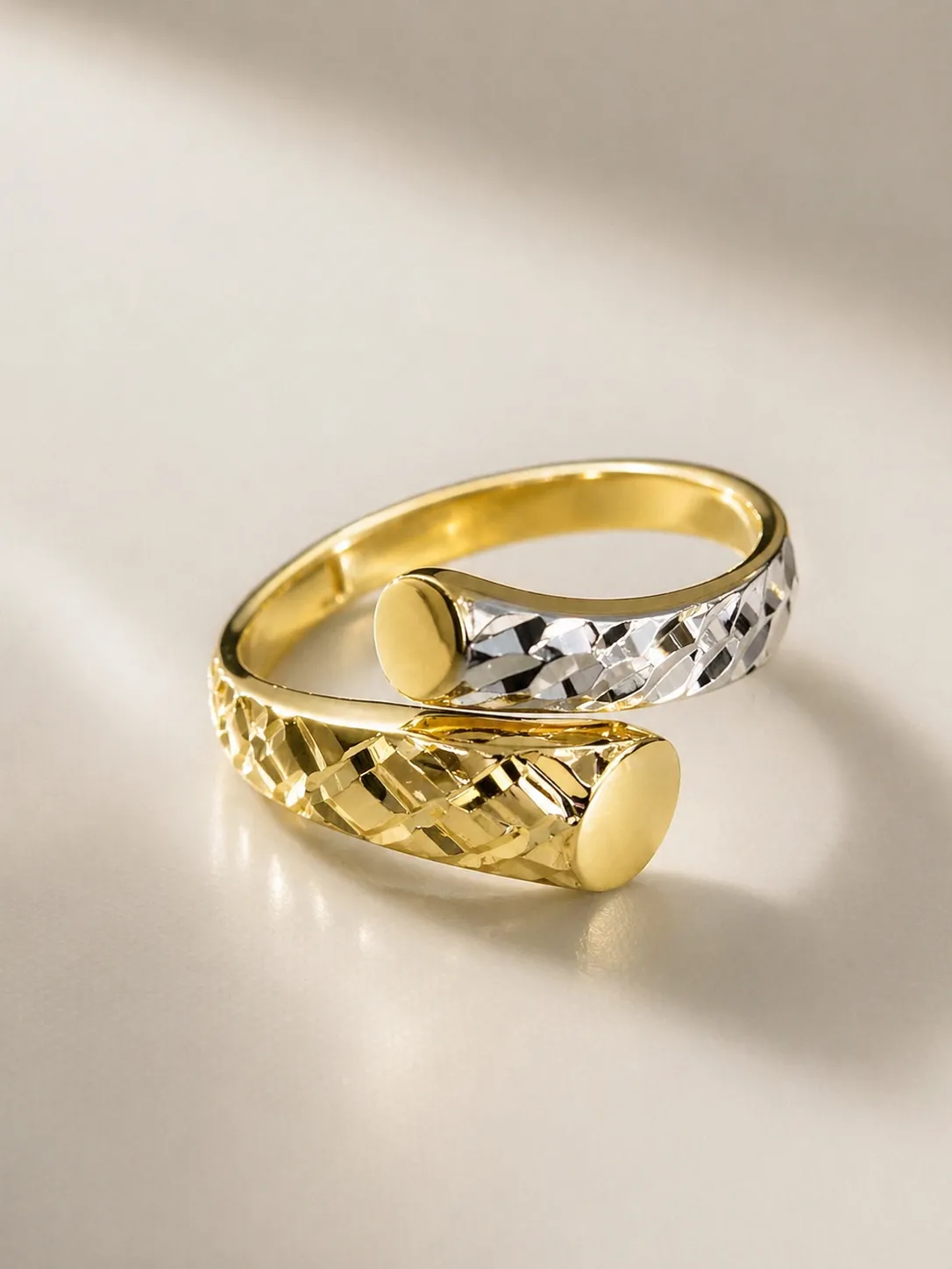 Favori Marka Çift Renk Kalemli Model Yüzük