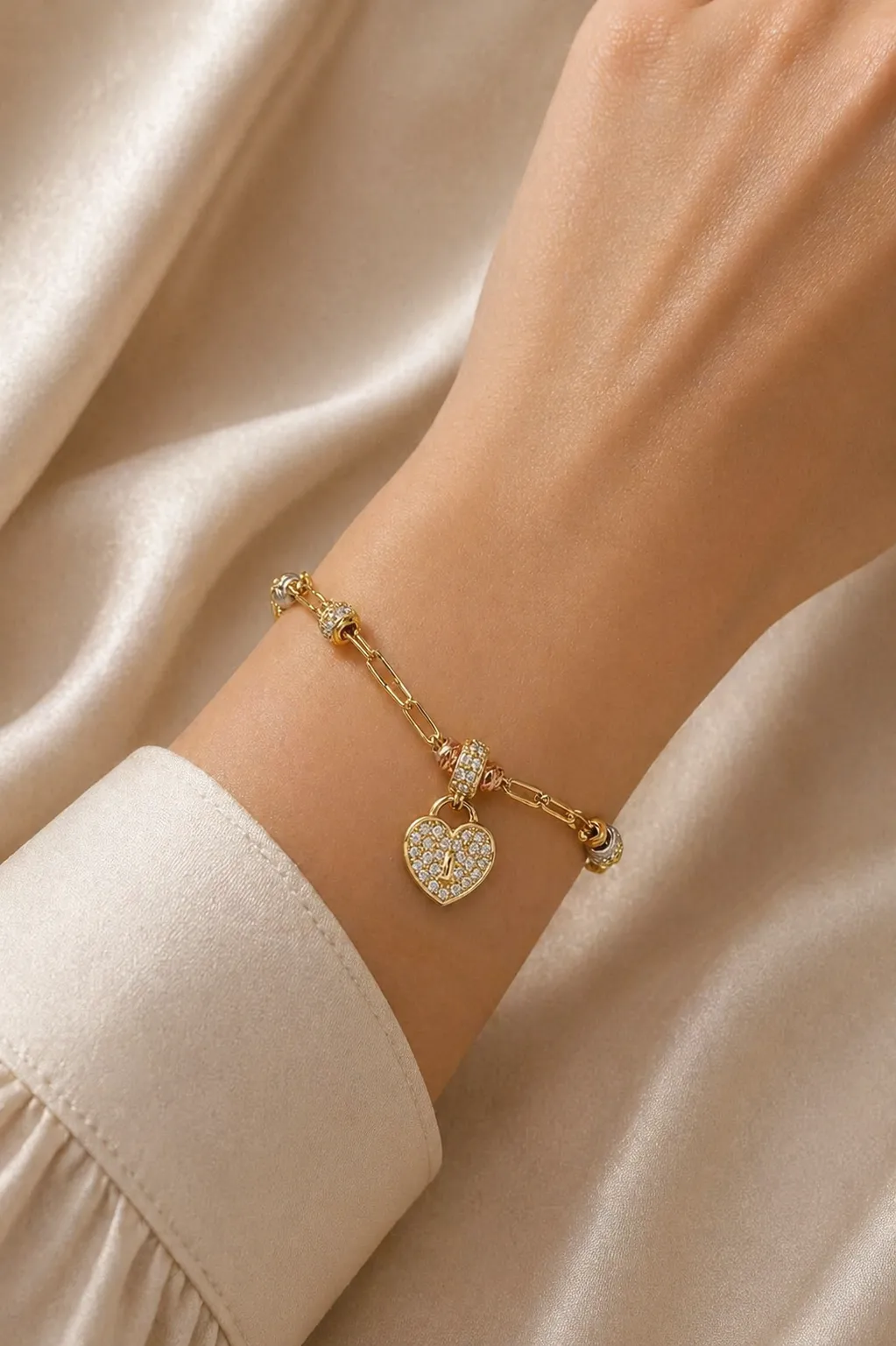 Favori Marka Kalpli Şans Bilekliği