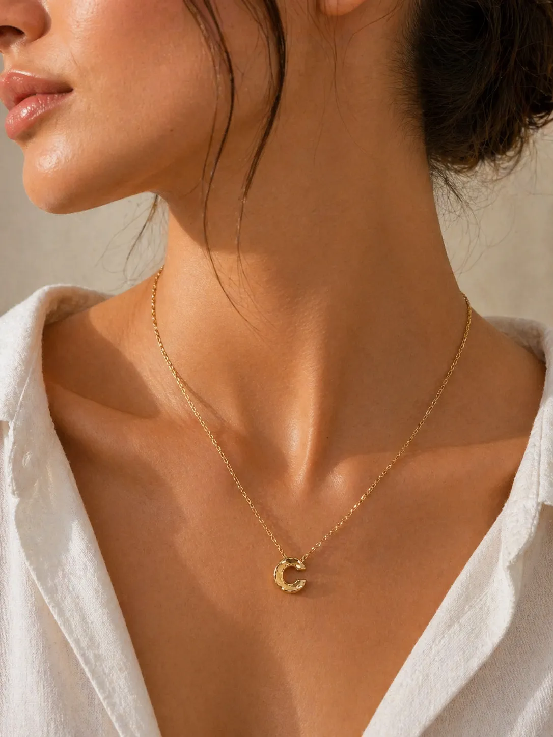 Favori Marka Harfli Kolye