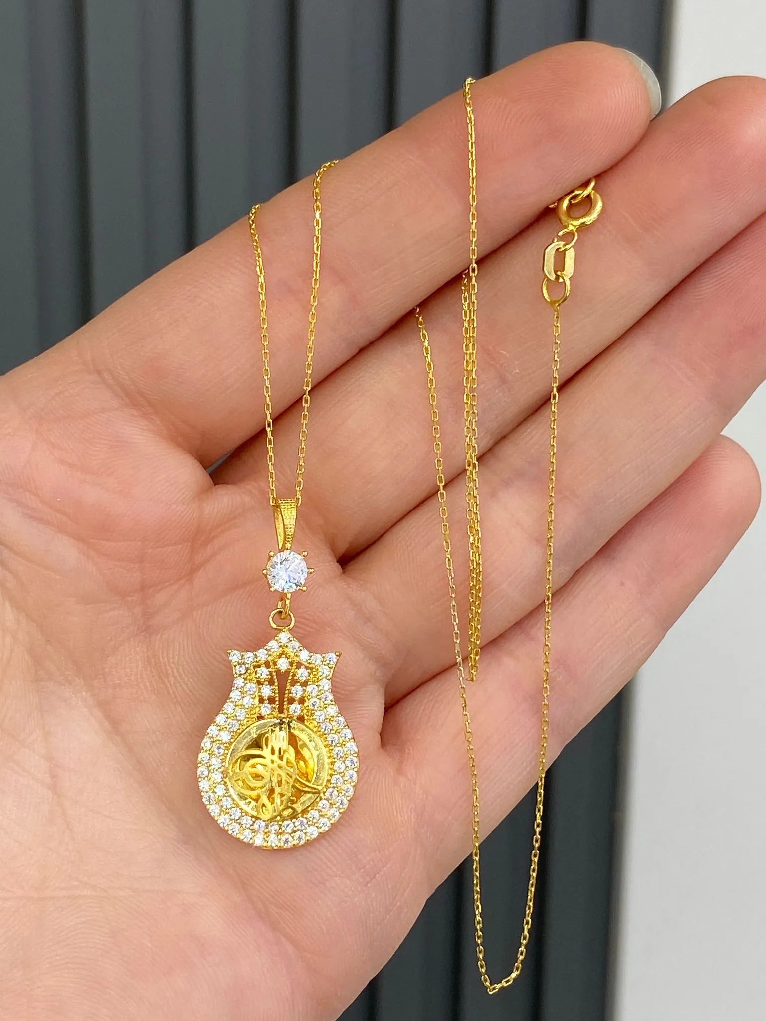 Favori Marka Tuğralı Model Kolye