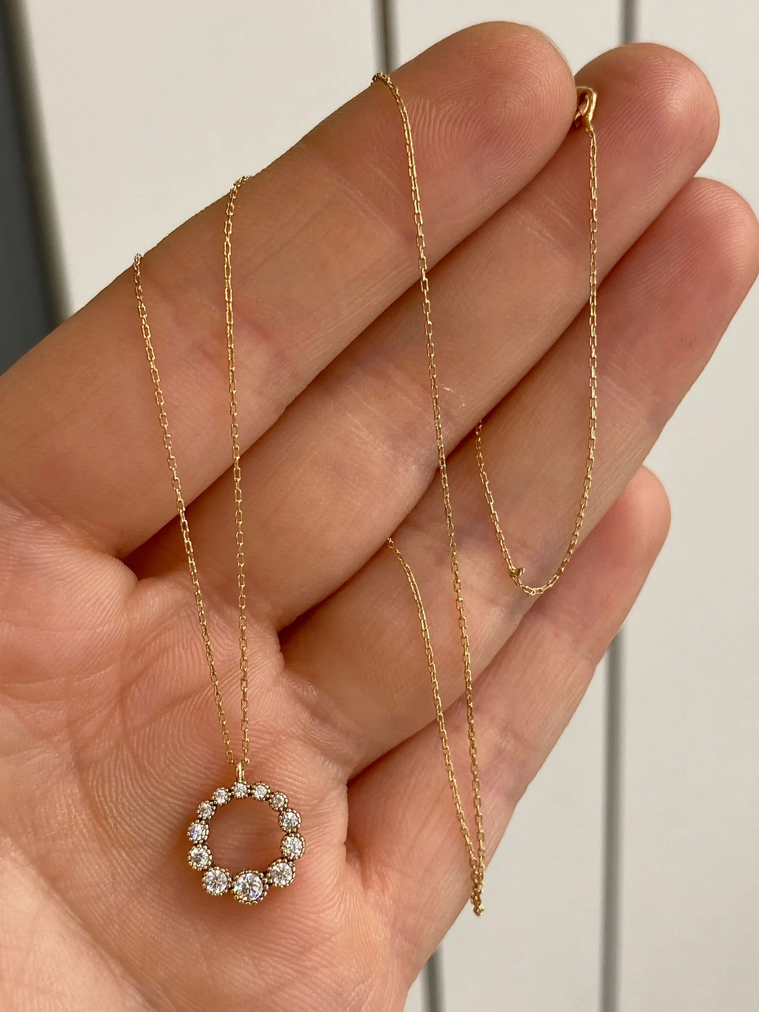Favori Marka Taşlı Model Kolye 