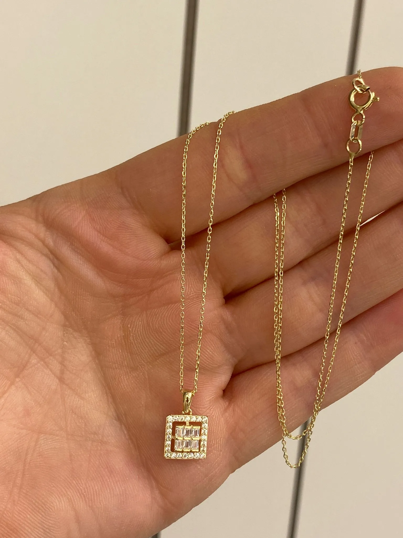 Favori Marka Baget Model Kolye