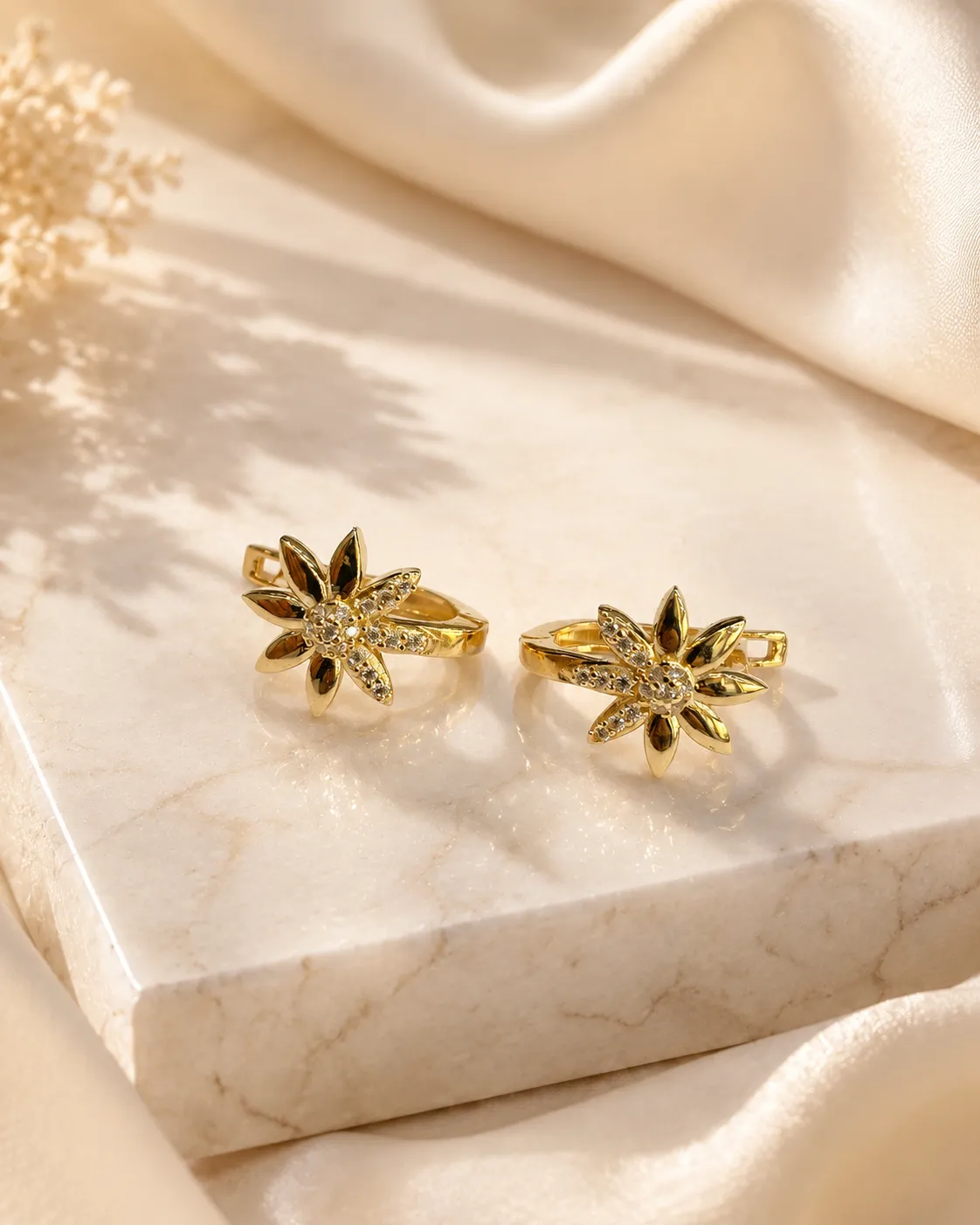 Çiçek Model Küpe