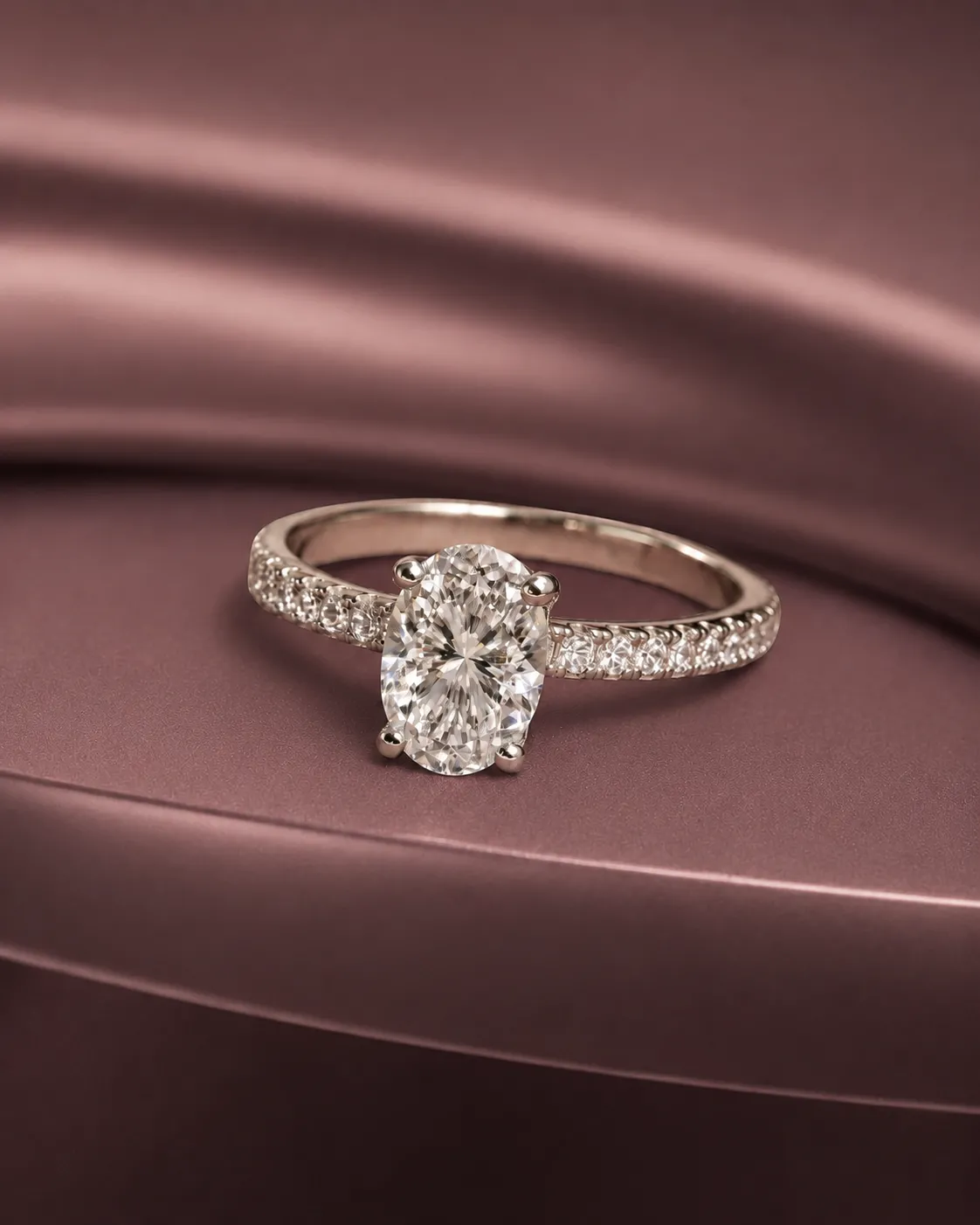 Favori Marka Oval Taşlı Model Yüzük
