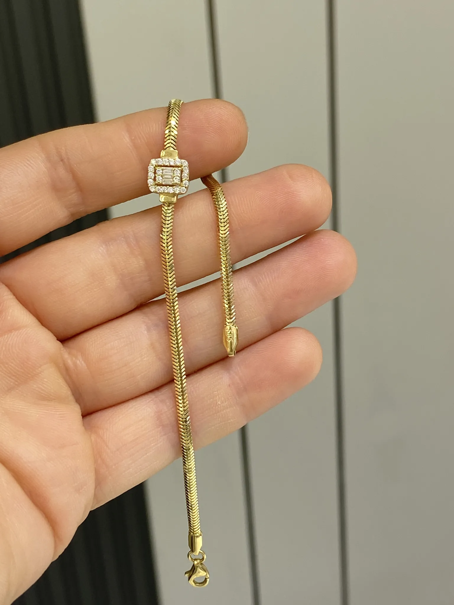 Favori Marka Baget Model Bileklik 