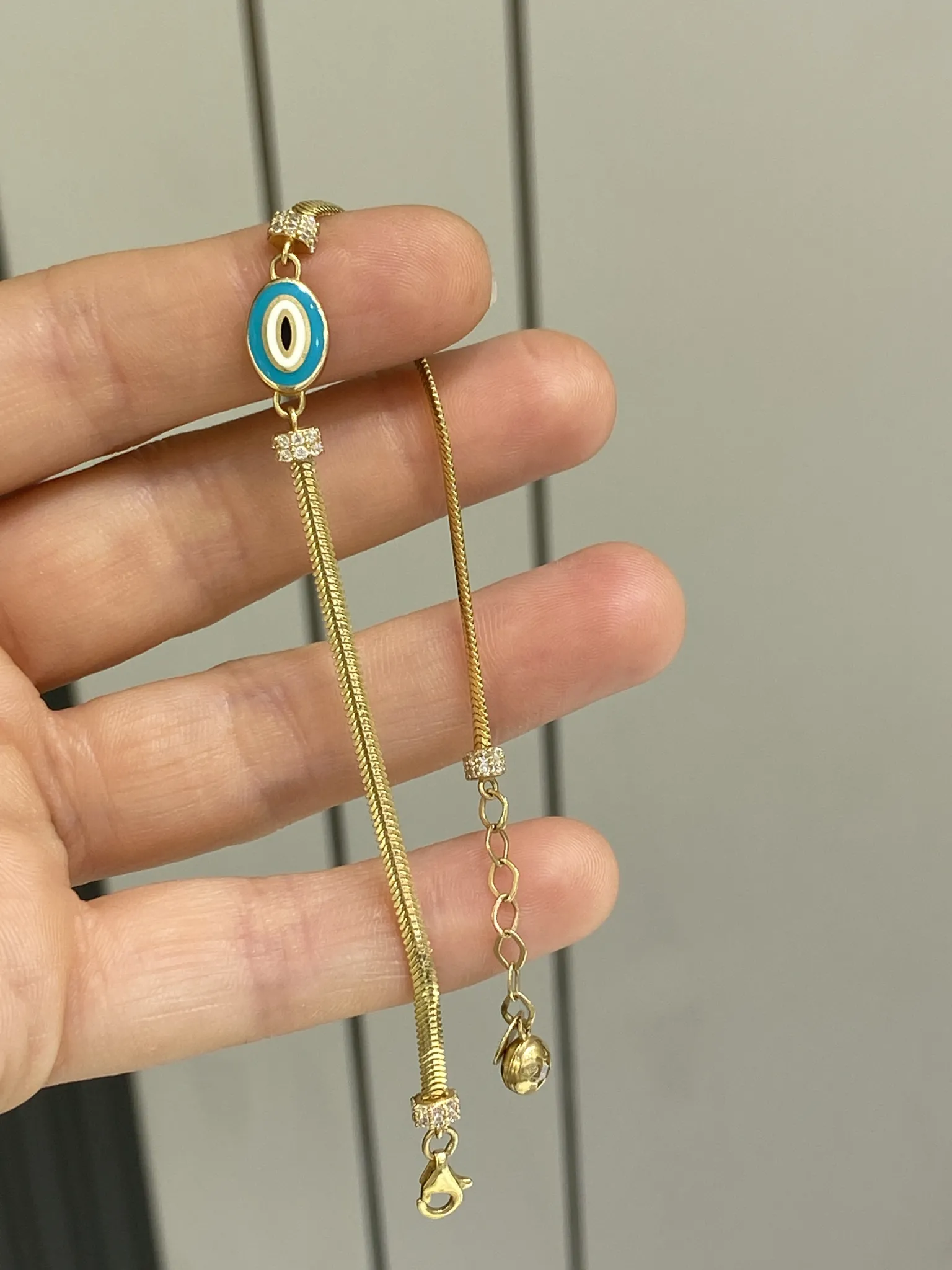 Favori Marka Balık Sırtı Model Bileklik 