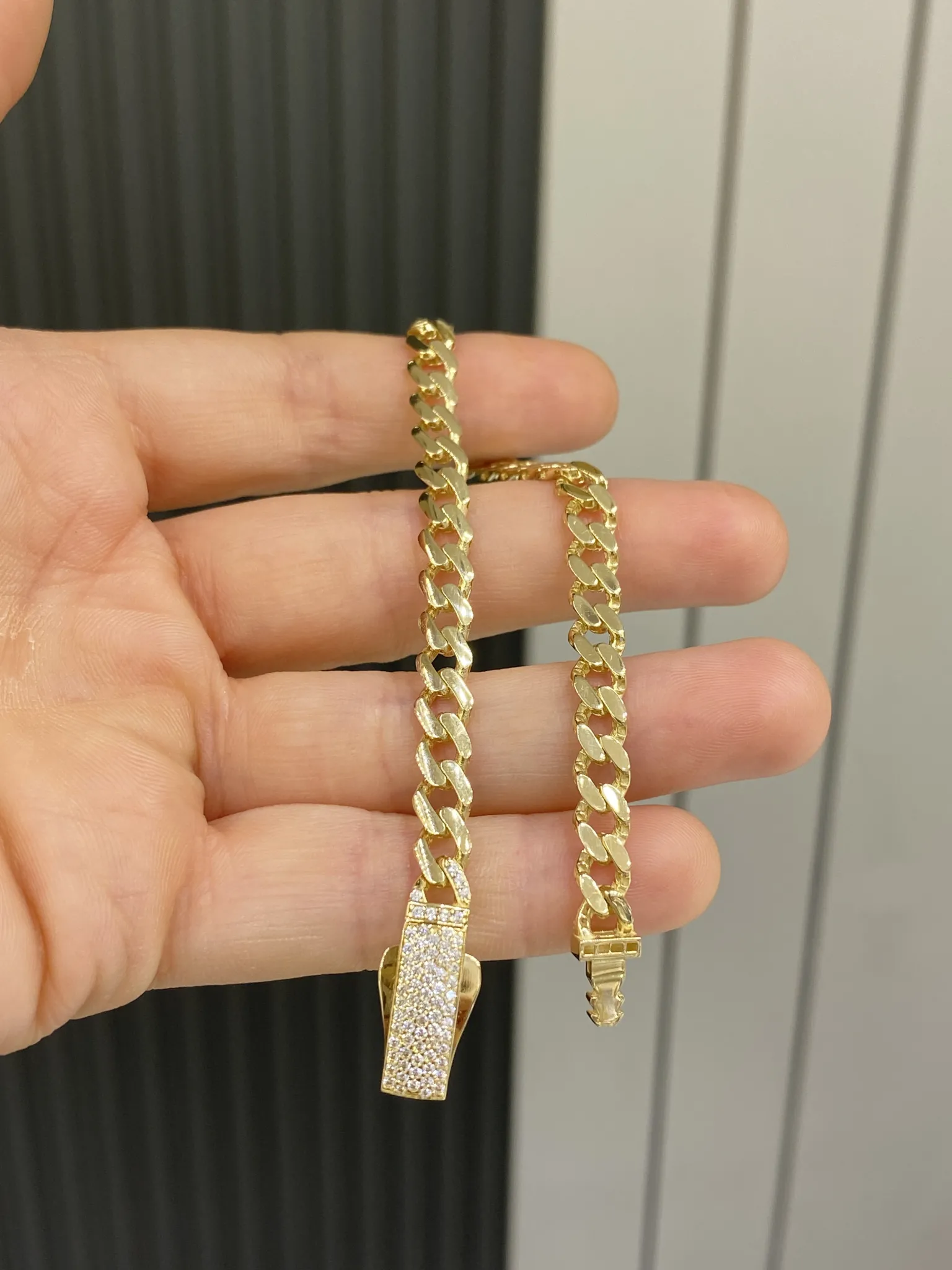Favori Marka Gurmet Model Bileklik 