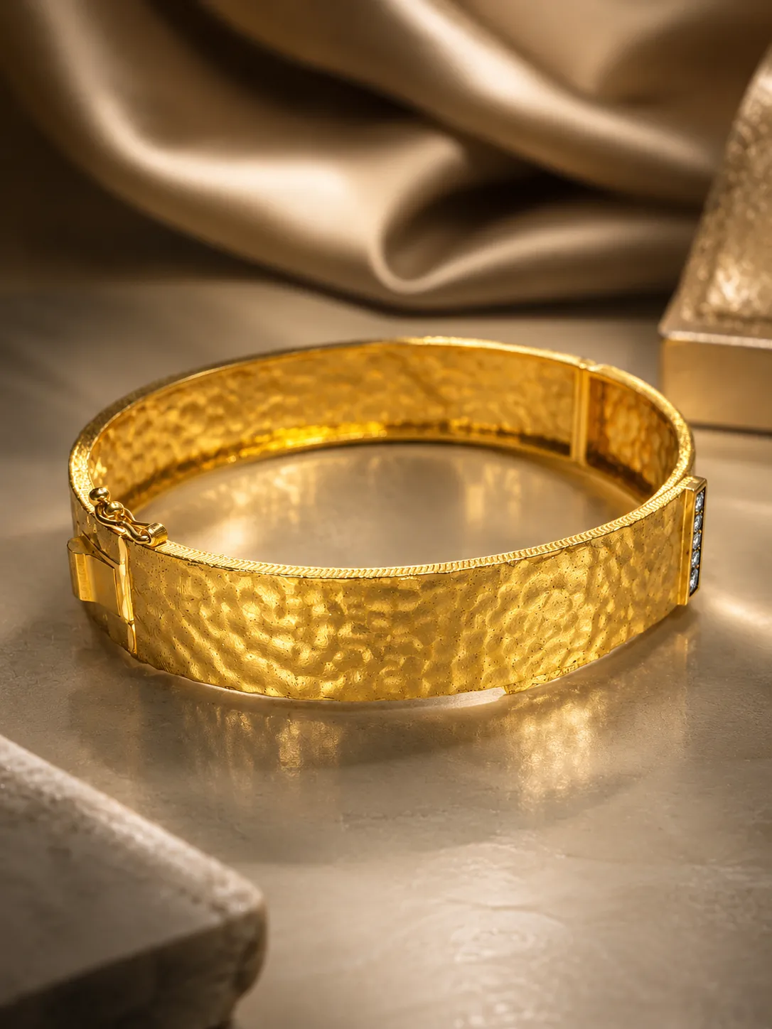 Favori Marka Tasarım Model Kelepçe 
