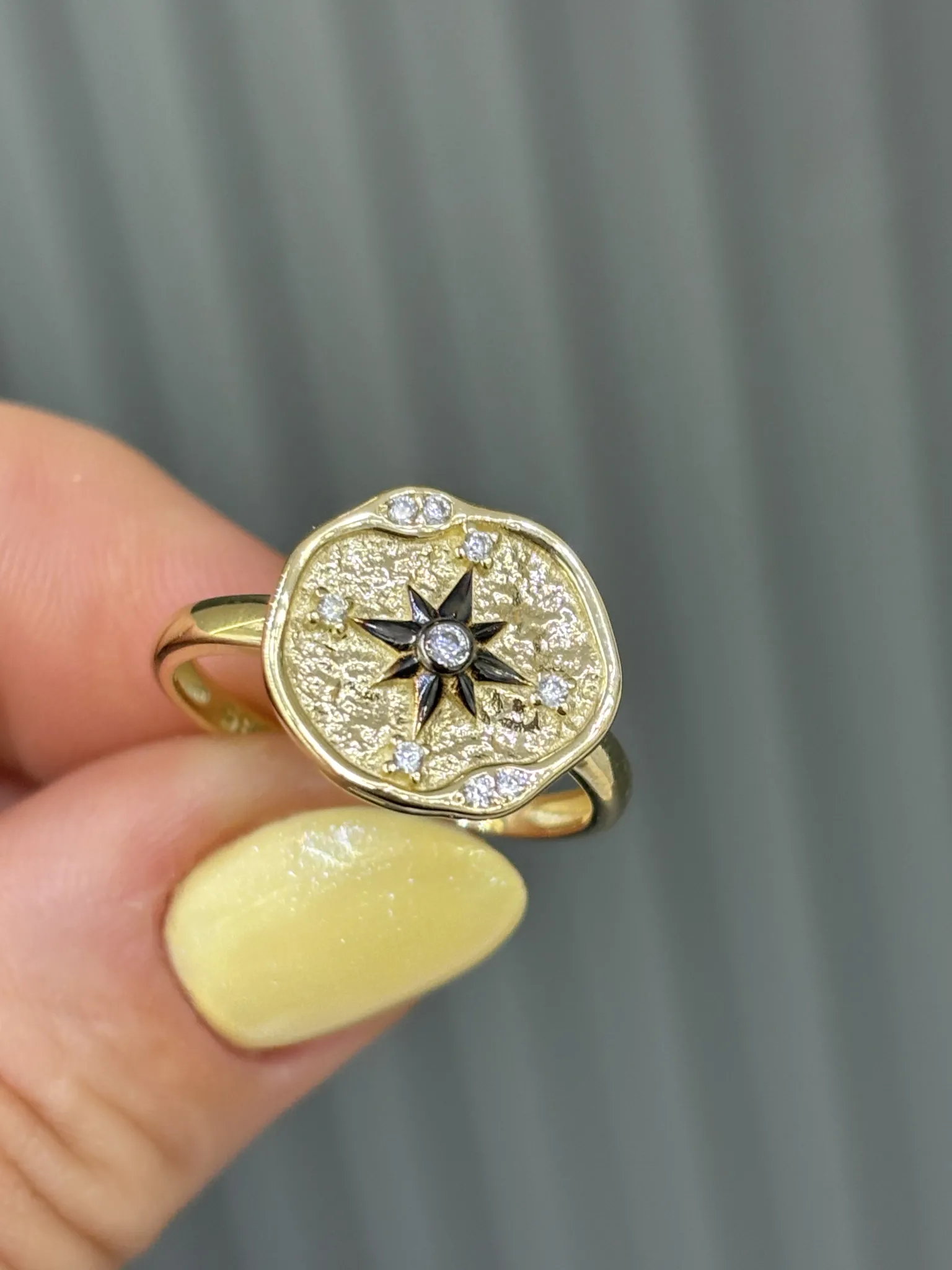 Favori Marka Kutup Yıldız Motifli Yüzük 