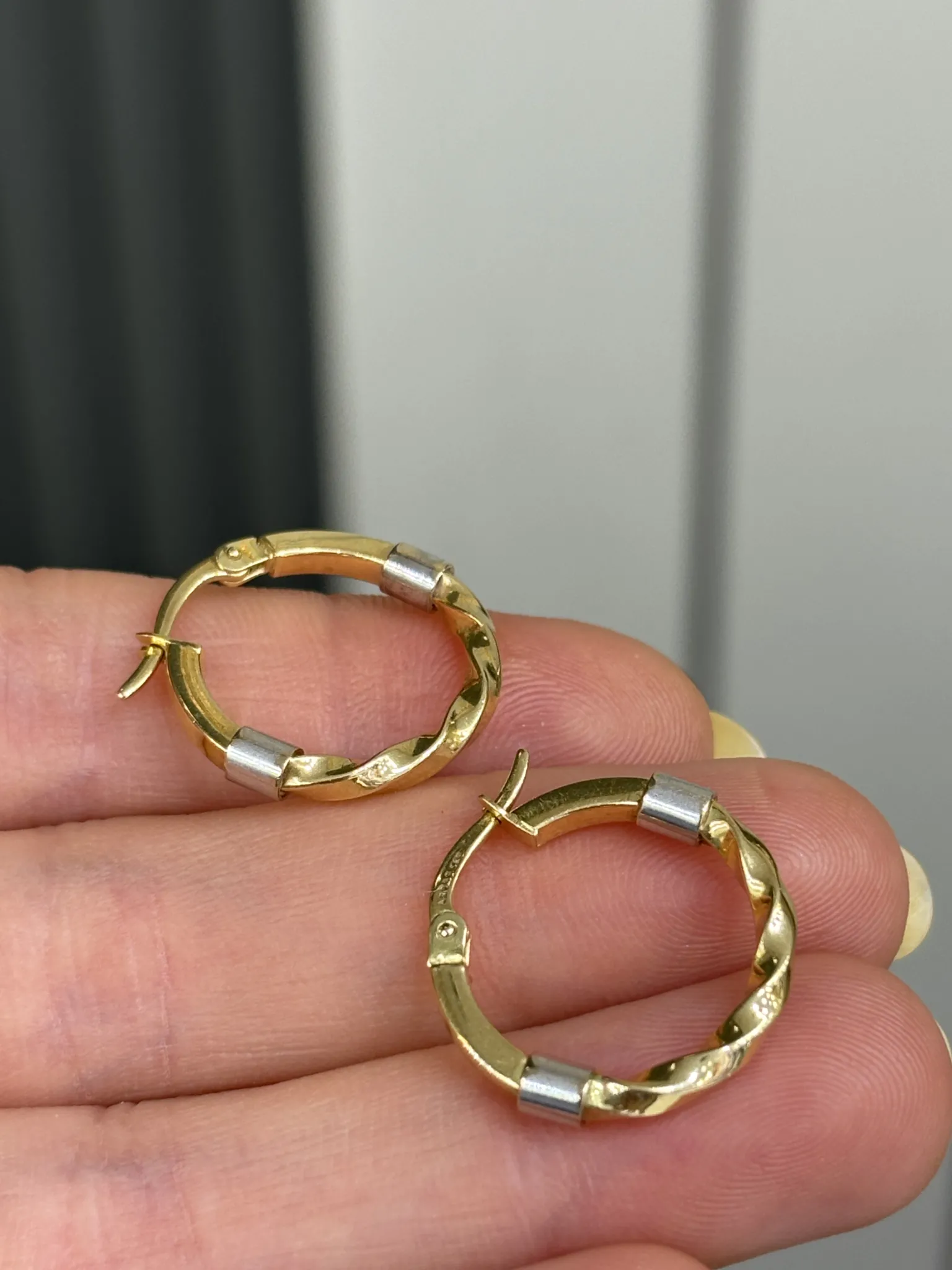 Favori Marka Halka Model Küpe 